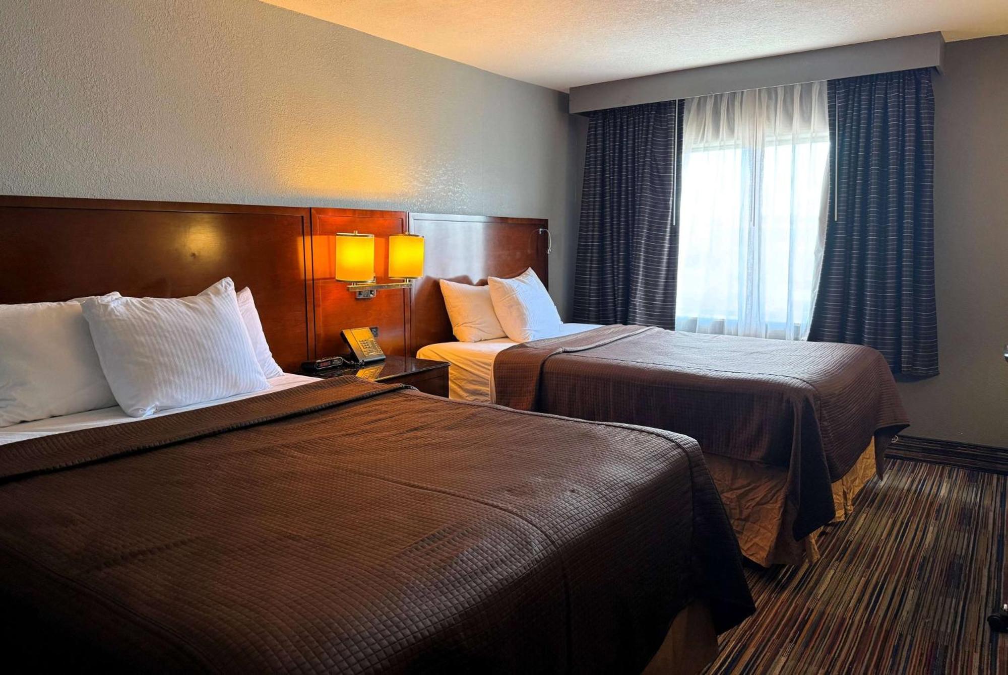 Travelodge By Wyndham Bloomington Exteriör bild